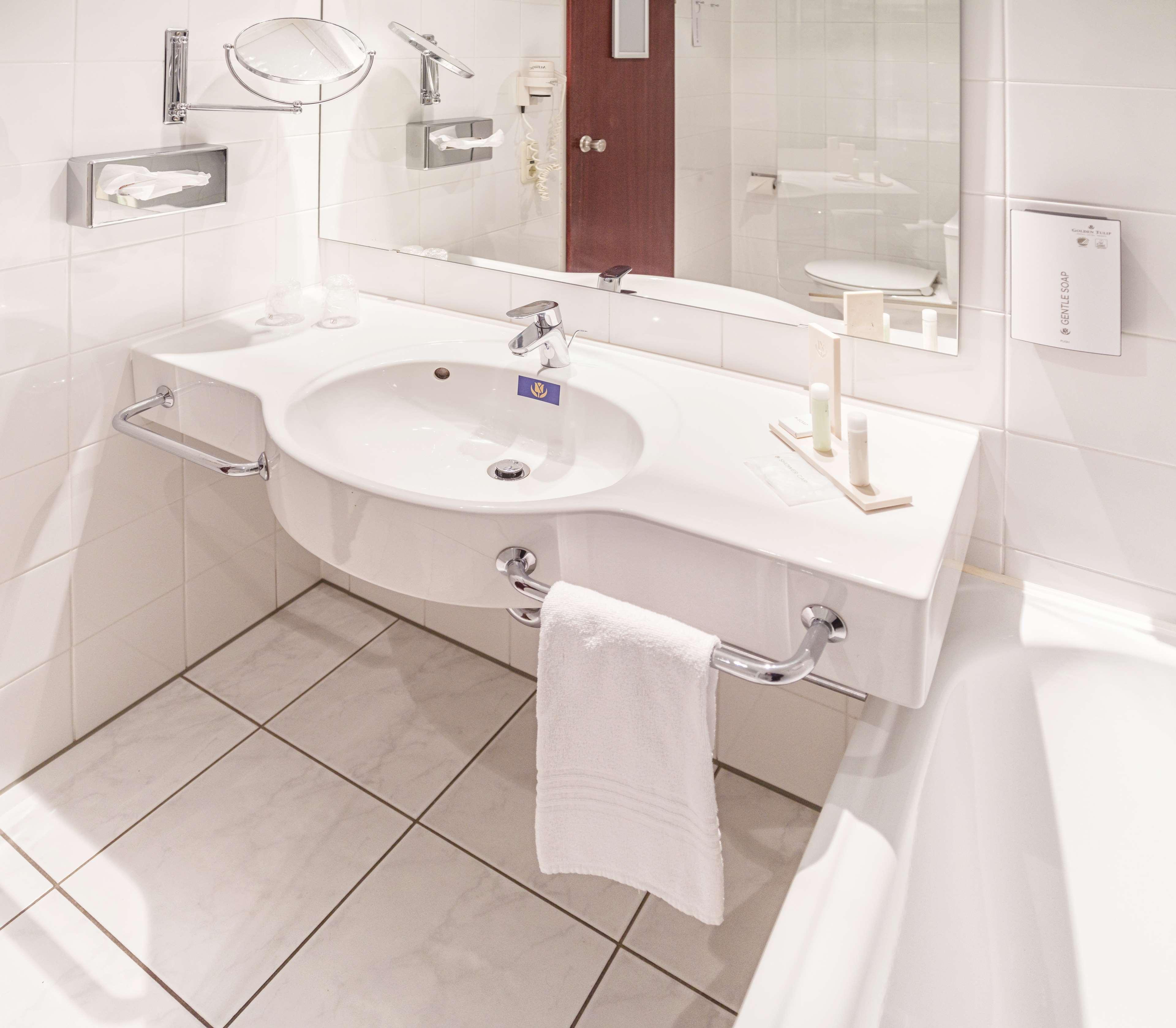 Golden Tulip 3*