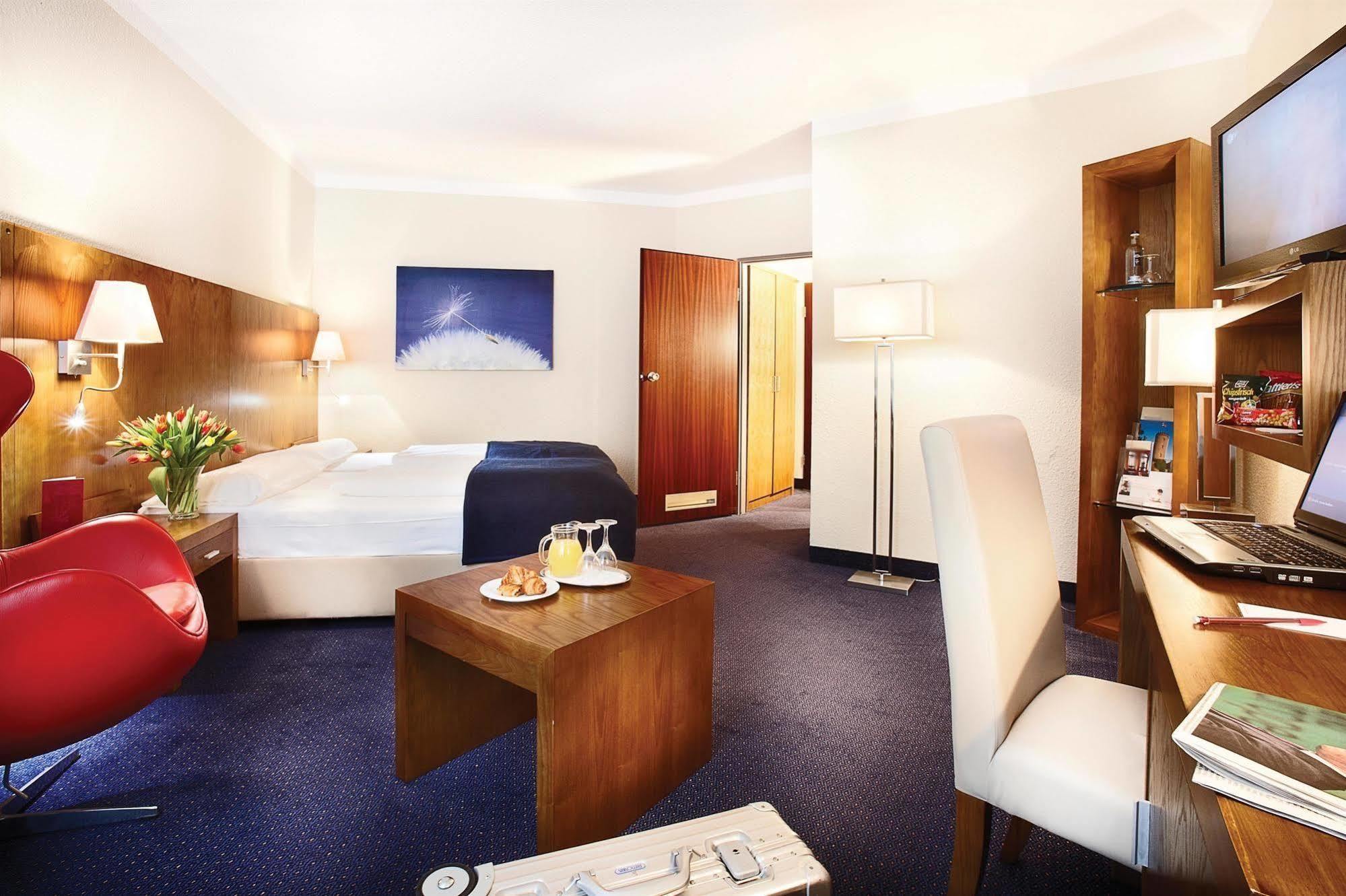 Golden Tulip 3*