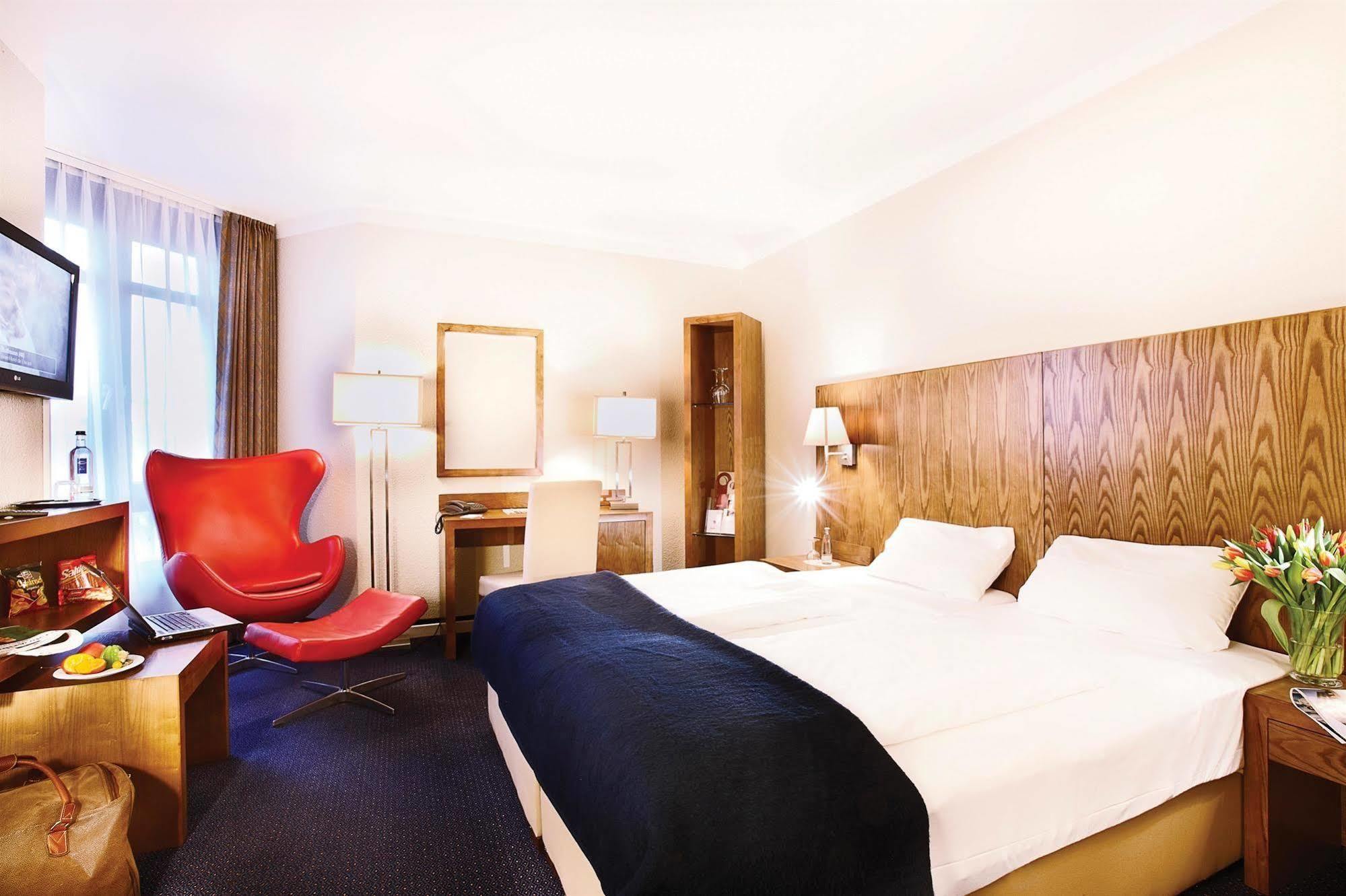 Golden Tulip 3*